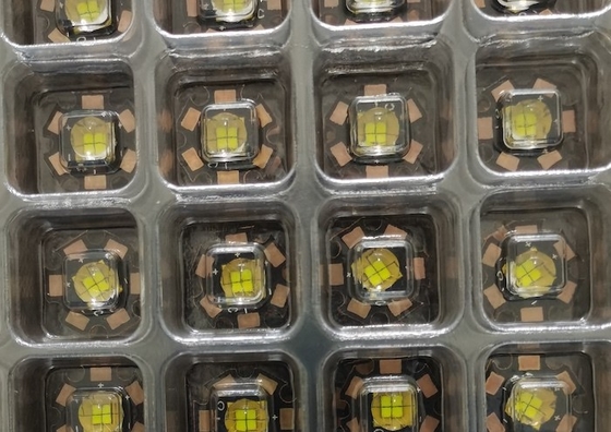 खरीदें 900lm 1100lm 10W हाई पावर व्हाइट LED COB 850mA फॉरवर्ड करंट ऑनलाइन निर्माण