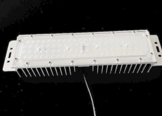 84LED 60 डिग्री SMD3030 एलईडी स्ट्रीट लाइट घटक 140lm / w