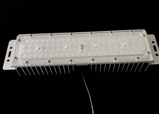 84LED 60 डिग्री SMD3030 एलईडी स्ट्रीट लाइट घटक 140lm / w