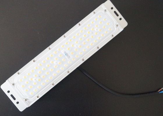 50W 90 डिग्री 140lm/w हाई बे लाइट मॉड्यूल SMD3030 LED और हीटसिंक के साथ